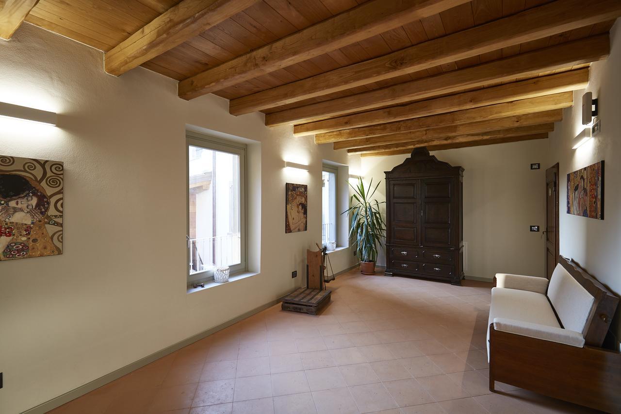 Palazzo Eleonora Bed & Breakfast Monasterolo del Castello Ngoại thất bức ảnh